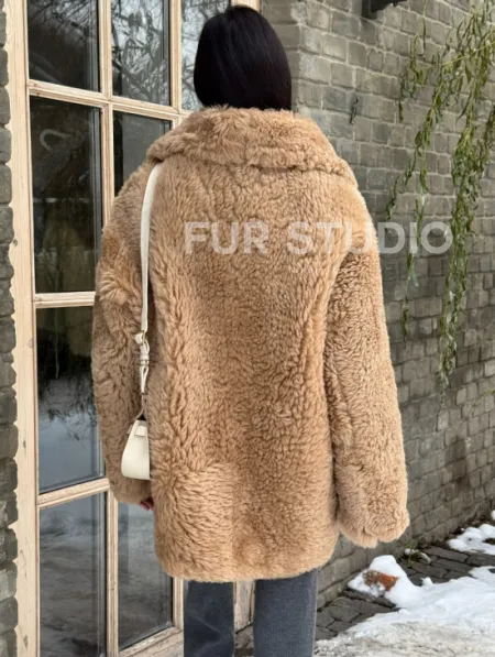 Шуба - дубленка из овчины в бежевом цвете - фото 4