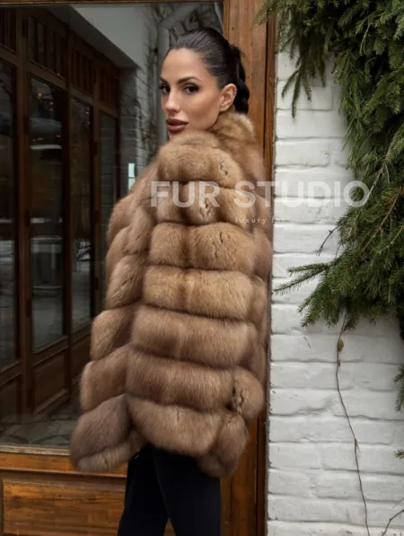 Полушубок из куницы с воротником V-образным - фото 11