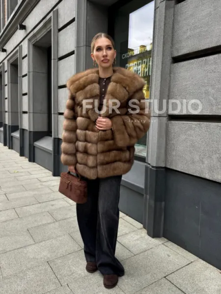 Шуба из натурального меха куницы с капюшоном - фото 21