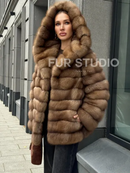 Шуба из натурального меха куницы с капюшоном - фото 4