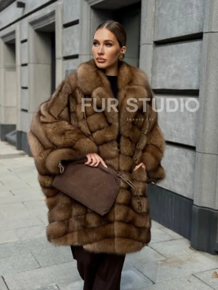 Шуба из куницы оверсайз - фото 13