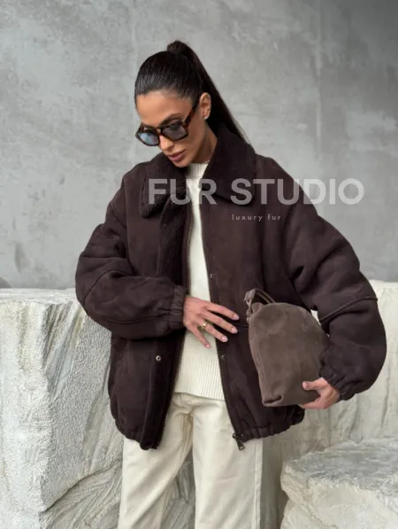 Дубленка бомбер женская - фото 11