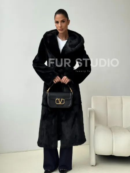 Черная норковая шуба с капюшоном - фото 9