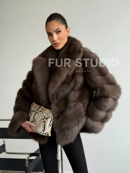 Шуба из куницы с английским воротником - фото 9