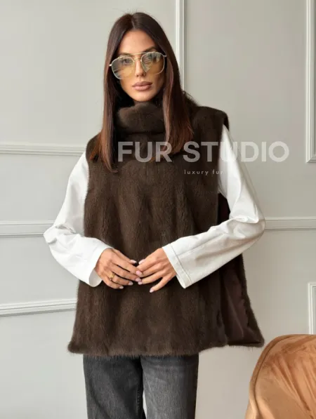 Норковая манишка коричневого цвета - фото 10