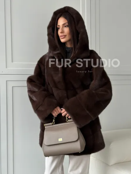 Норковая шуба в стиле «рубашка» с капюшоном - фото 10