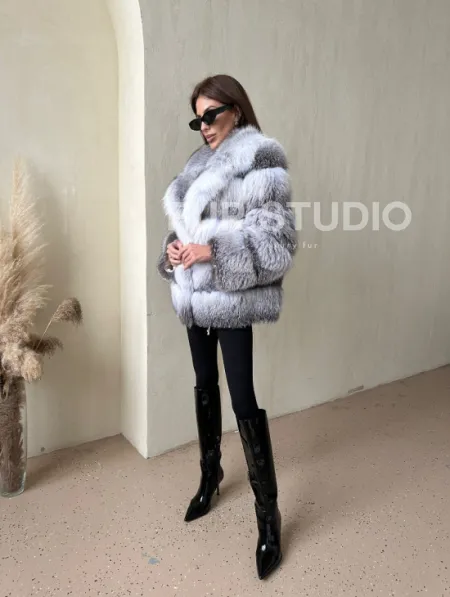 Шуба из меха арктической лисы - фото 4
