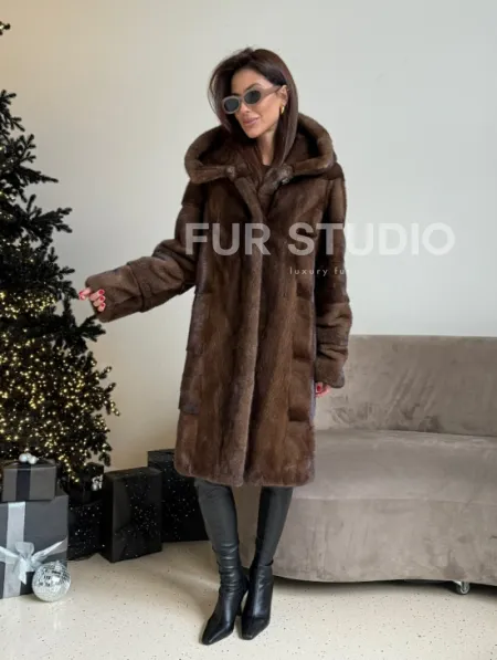 Норковая шуба с капюшоном в цвете орех - фото 7