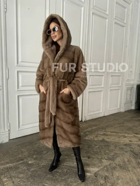 Норковое кимоно с капюшоном в цвете пастель - фото 2