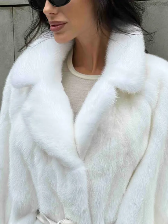 Белая шуба из норки SAGA летучая мышь английский ворот - фото 2