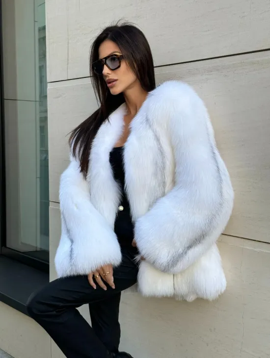 Шуба из меха белой крестовой лисы Vintage style, цельные пластины - фото 6