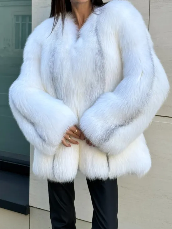 Шуба из меха белой крестовой лисы Vintage style, цельные пластины - фото 2