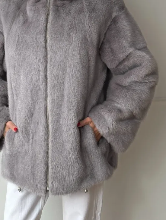 Женский меховой бомбер из аукционной норки с капюшоном  на молнии - фото 1