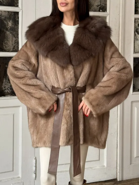 Полушубок кимоно из меха норки Almond с капюшоном куница - фото 2