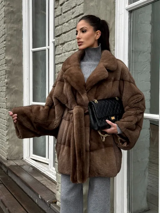 Premium мех, шуба летучая мышь из аукционной норки в натуральном цвете пастель - фото 9