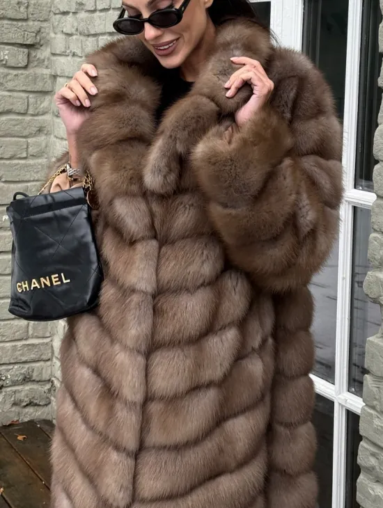 Длинная шуба из меха куницы - фото 4
