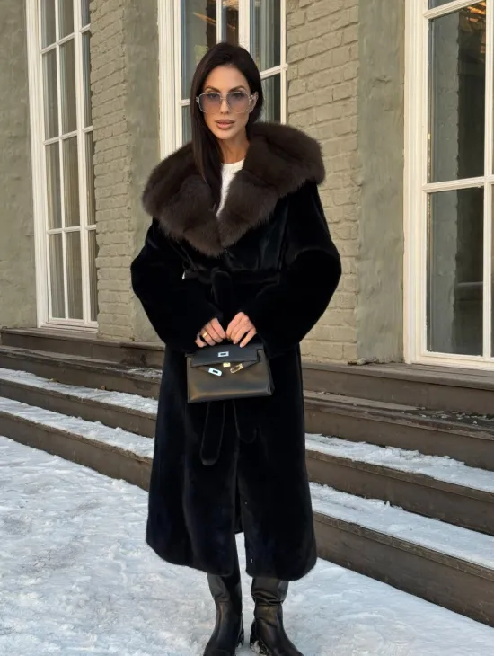 Черная шуба из плюшевой норки VELVET с капюшоном куница - фото 4