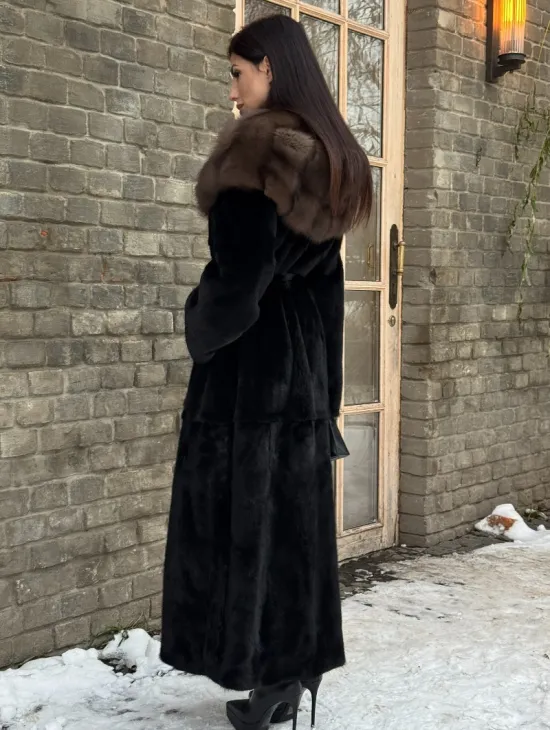 Длинная норковая шуба из норки Blackglama с капюшоном из меха куницы - фото 2