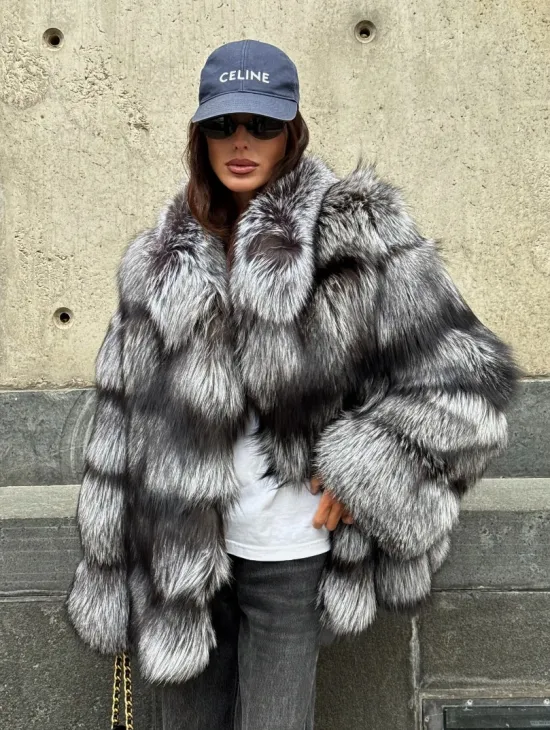 Шуба из чернобурки воротник стойка - фото 0