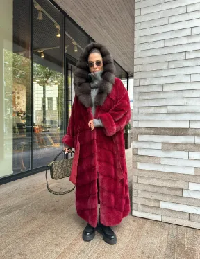 Длинная норковая шуба с капюшоном куница - фото 18