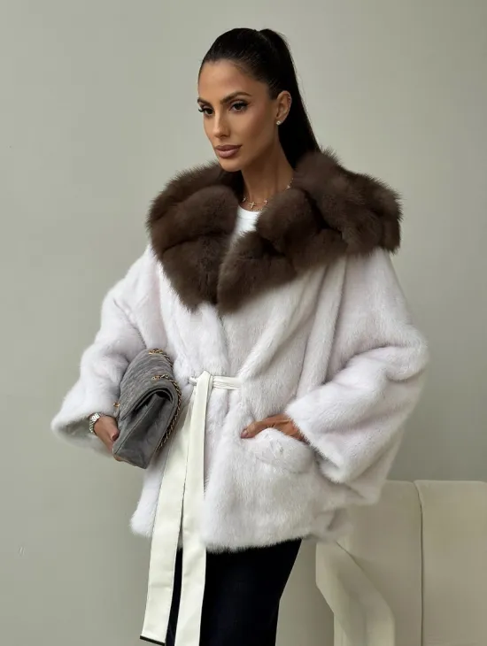Белый норковый полушубок с куницей -  летучая мышь - фото 0