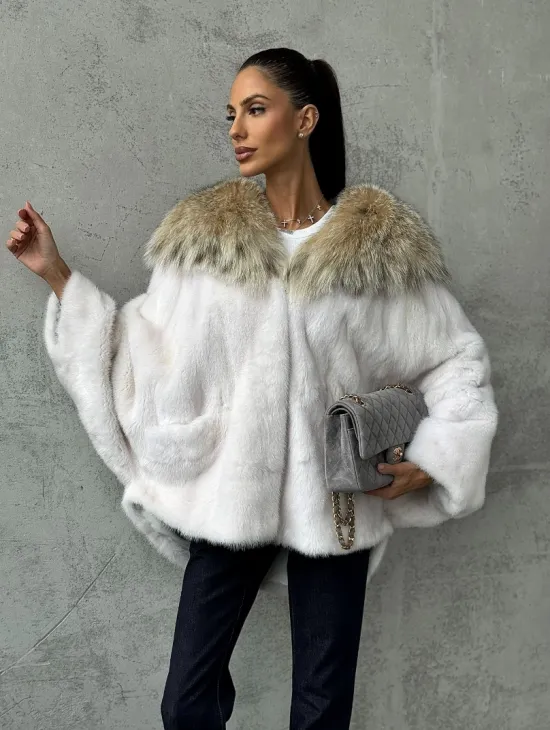 Светлая норковая шуба с капюшоном - фото 9