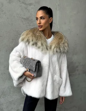 Светлая норковая шуба с капюшоном - фото 7