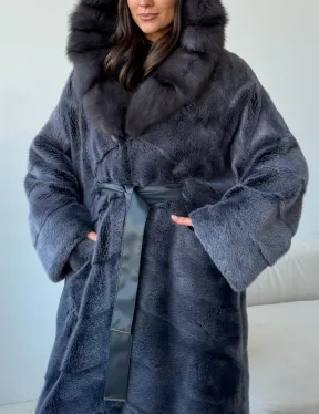 Длинная норковая шуба с куницей капюшон - фото 4