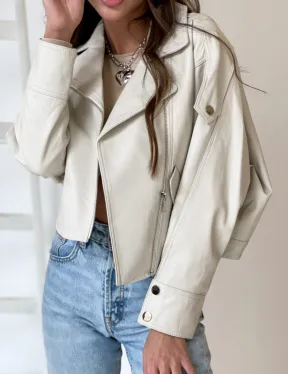 Белая короткая кожаная куртка - фото 1