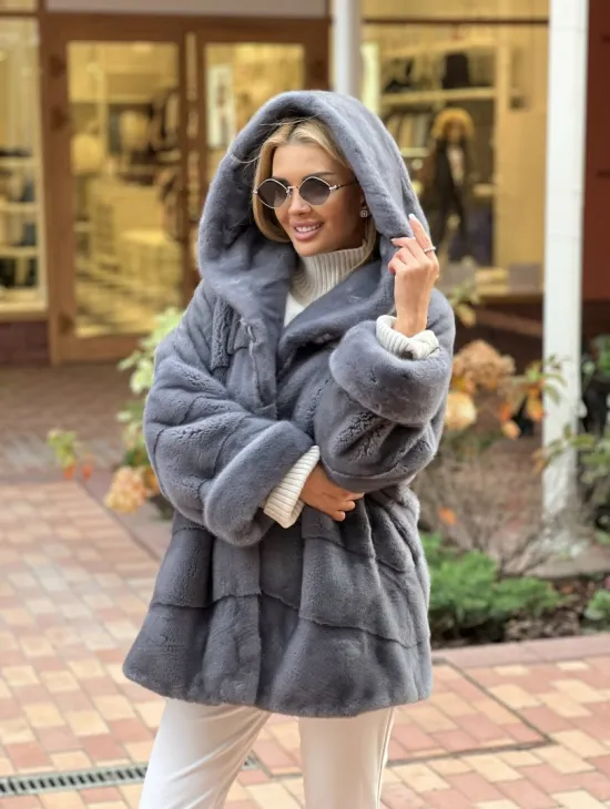 Норковое пончо с капюшоном - фото 1