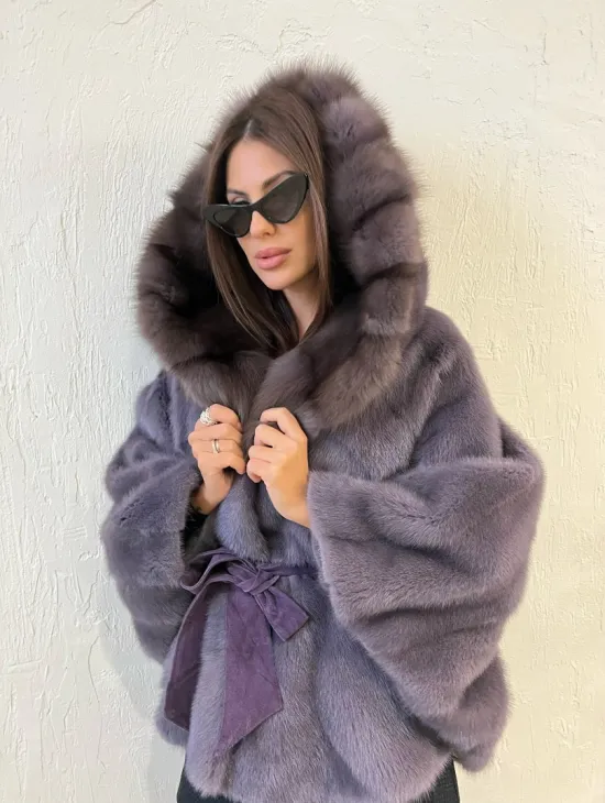 Шуба норковая - пончо с капюшоном куница цвет лаванда - фото 5