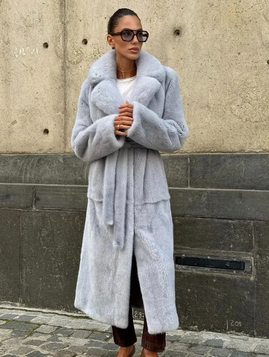 Голубая шуба из плюшевой норки “Velvet” - фото 2