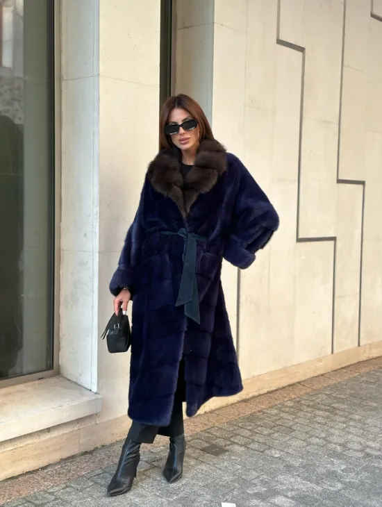 Роскошная норковая шуба с воротником из меха куницы в цвете индиго - фото 6