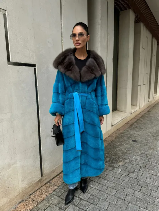 Шуба норковая с капюшоном из меха куницы - цвет тиффани - фото 0