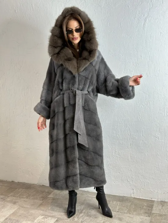 Удлиненная норковая шуба с капюшоном из куницы - цвет графит грей - фото 3