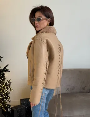 Дубленка - куртка со шнуровкой на спине - фото 1